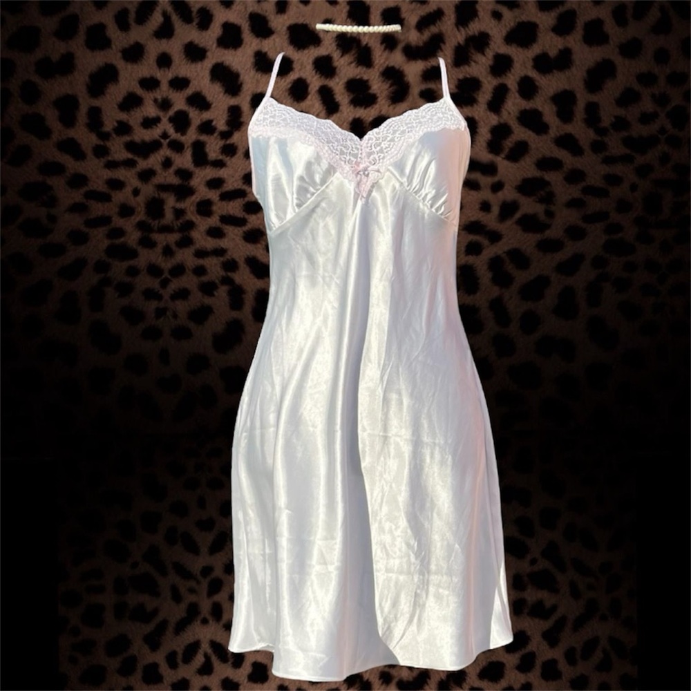 Lolita style Linea Donatella pearl & pink lace form fitting midi slip dress